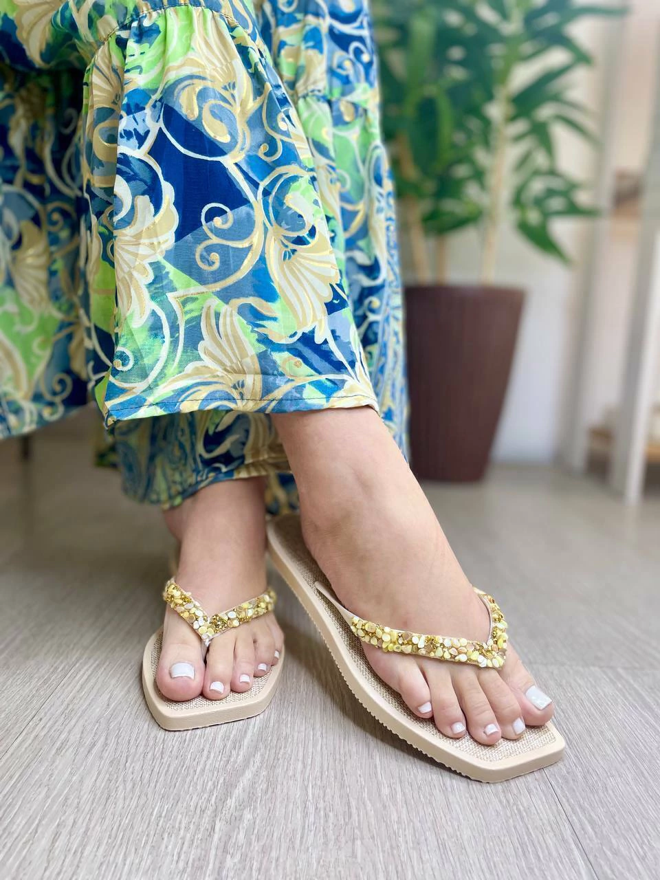 Chinelo Tiras Pedras - Off White
