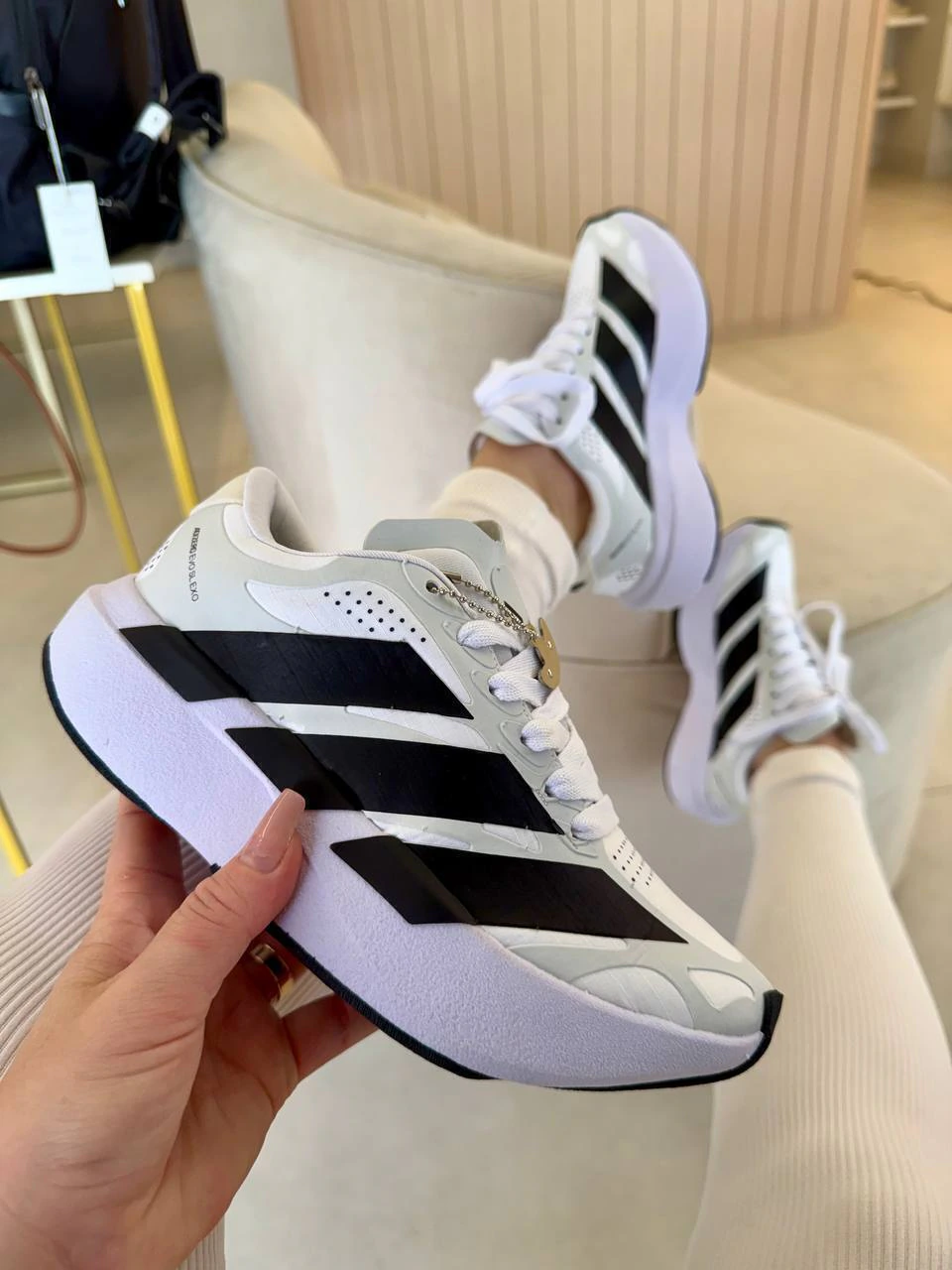 Tênis Adizero Branco/Preto