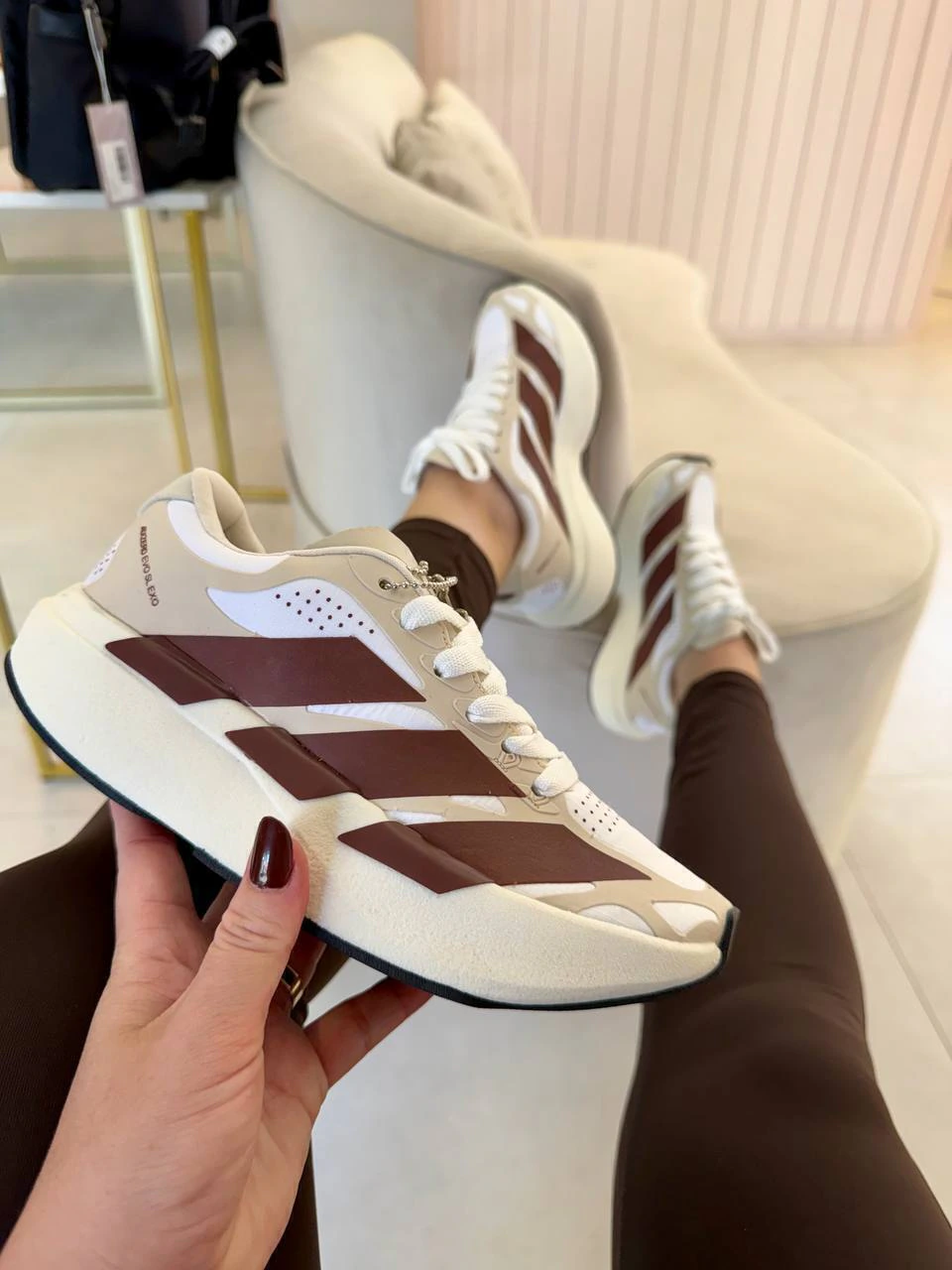 Tênis Adizero Off/Marrom