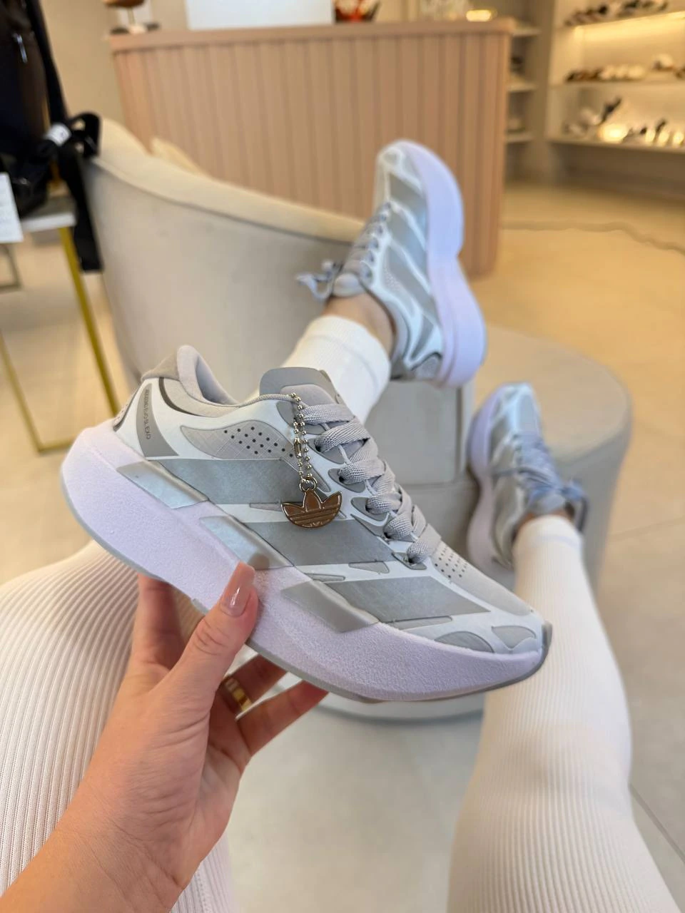 Tênis Adizero Prata